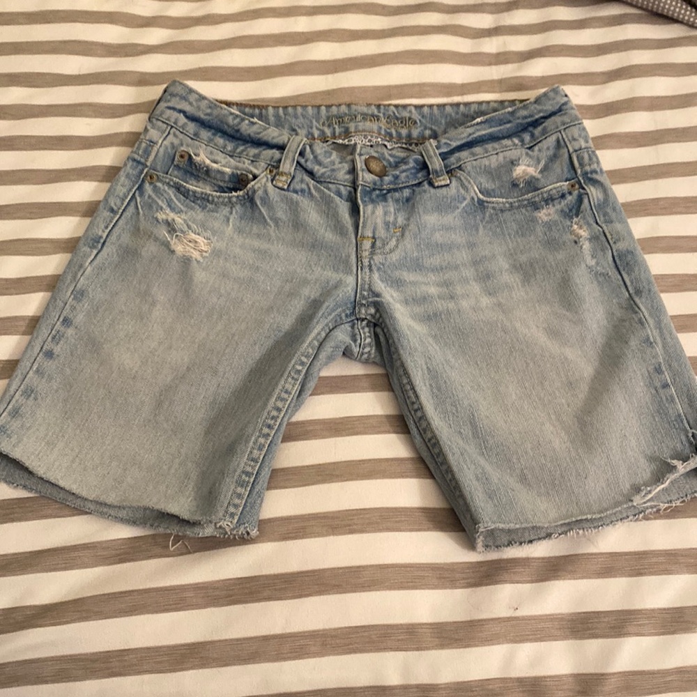 Worn once sz 2 boyfriend American eagle shorts